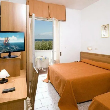 Walter Hotel 3*
